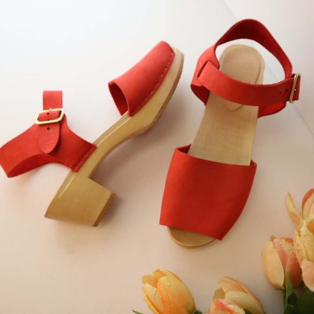Bryr Emma Spanish Toe Mid Heel Poppy Clogs Size 40